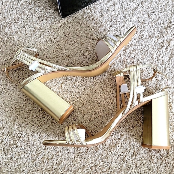 NY&C gold Queen Block Retro heels - Picture 4 of 8